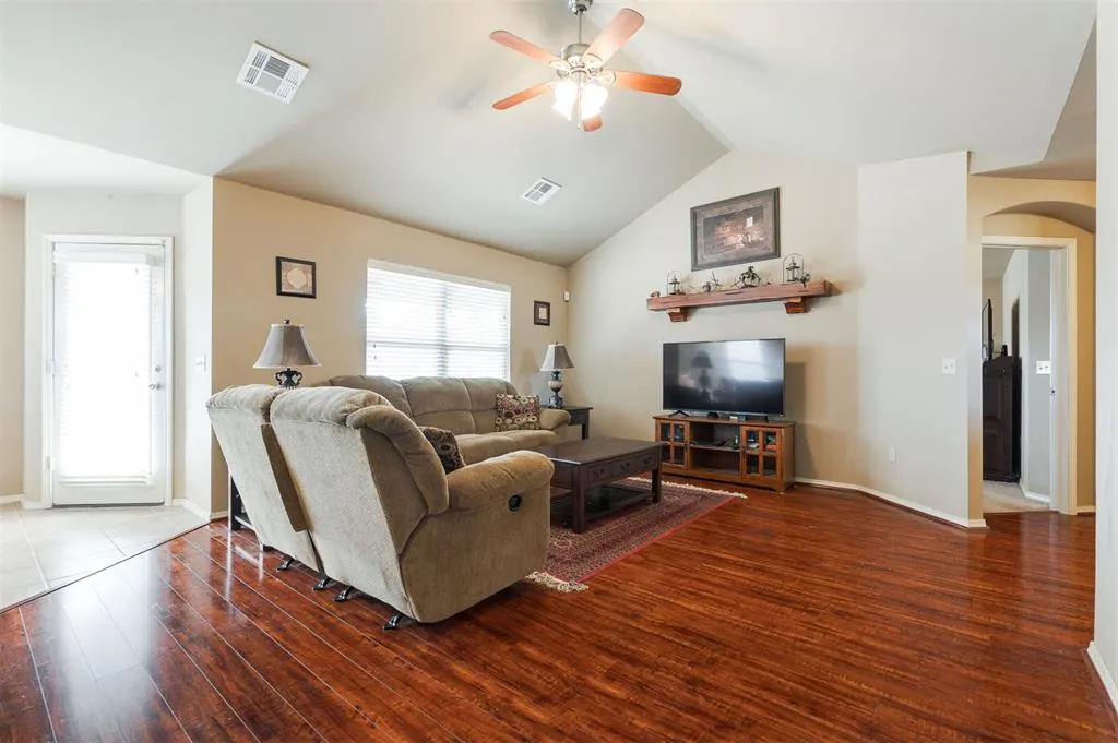 Photo 13 — 20100 N Rolling Meadows Drive, Luther, OK 73054
