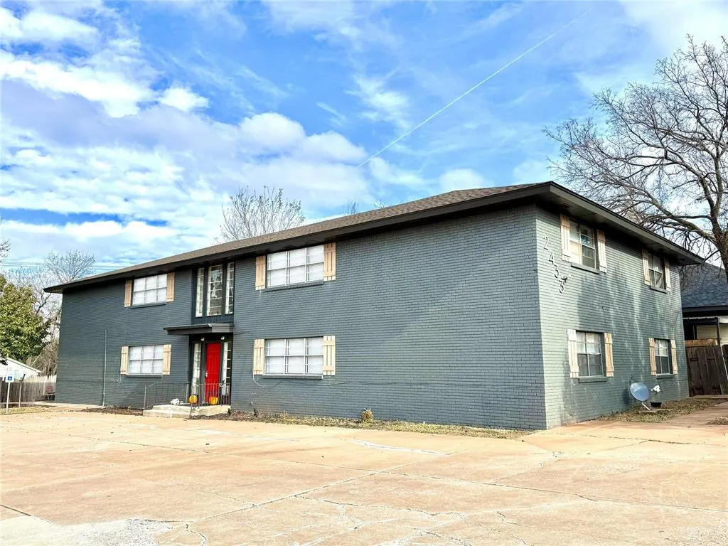 Photo 2 — 2433 W Eubanks Street 1-8, Oklahoma City, OK 73112