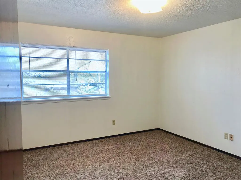 Photo 23 — 2433 W Eubanks Street 1-8, Oklahoma City, OK 73112