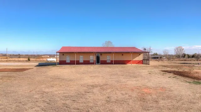 Photo 3 — 1685 County Road 1245, Tuttle, OK 73089