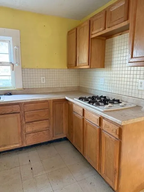 Photo 3 — 807 N Meta Street, Cordell, OK 73632