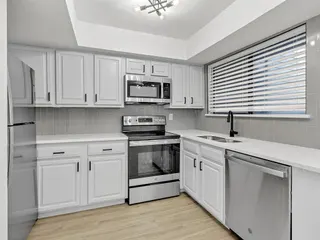 Sold home at 11550 N May Avenue #206