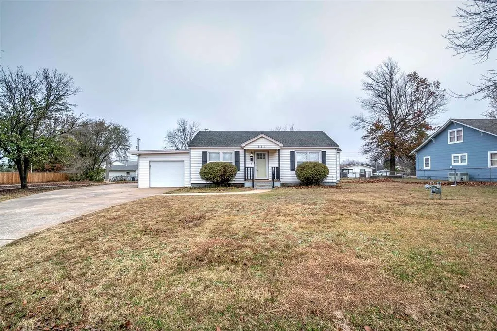 Photo 2 — 511 W 9th Street, Stroud, OK 74079