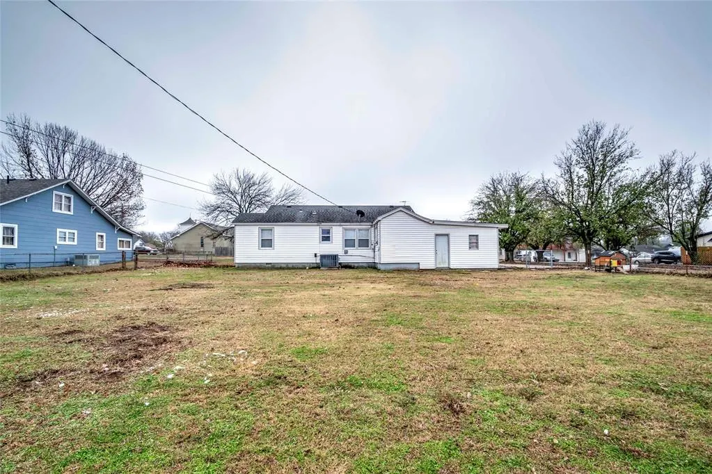 Photo 18 — 511 W 9th Street, Stroud, OK 74079
