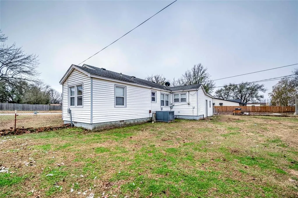 Photo 19 — 511 W 9th Street, Stroud, OK 74079