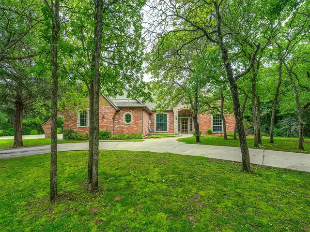 Photo 2 — 7400 Tangle Vine Drive, Edmond, OK 73034