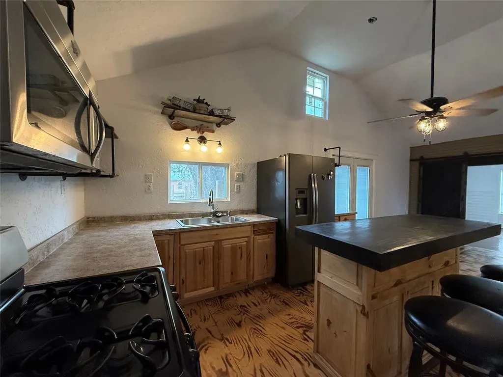 Photo 11 — 521 E Davis Street, Tipton, OK 73570