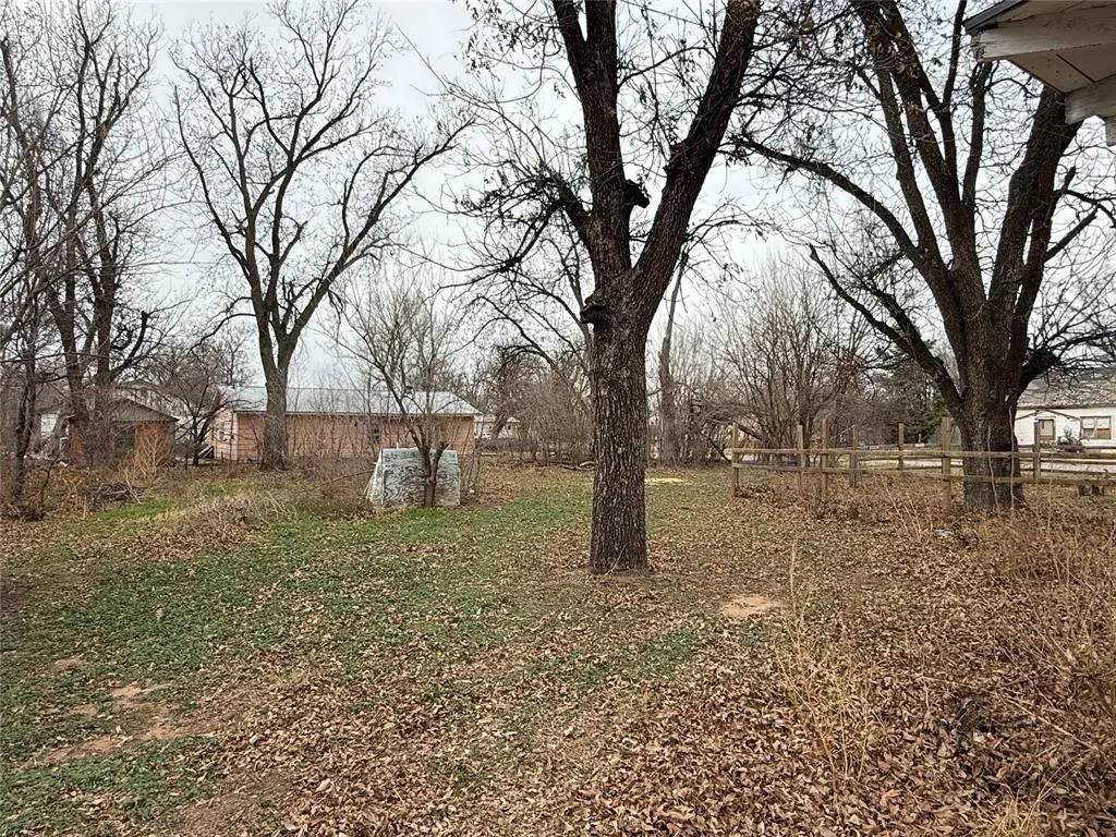 Photo 21 — 521 E Davis Street, Tipton, OK 73570