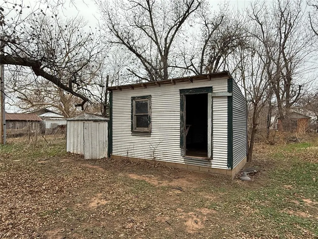 Photo 22 — 521 E Davis Street, Tipton, OK 73570