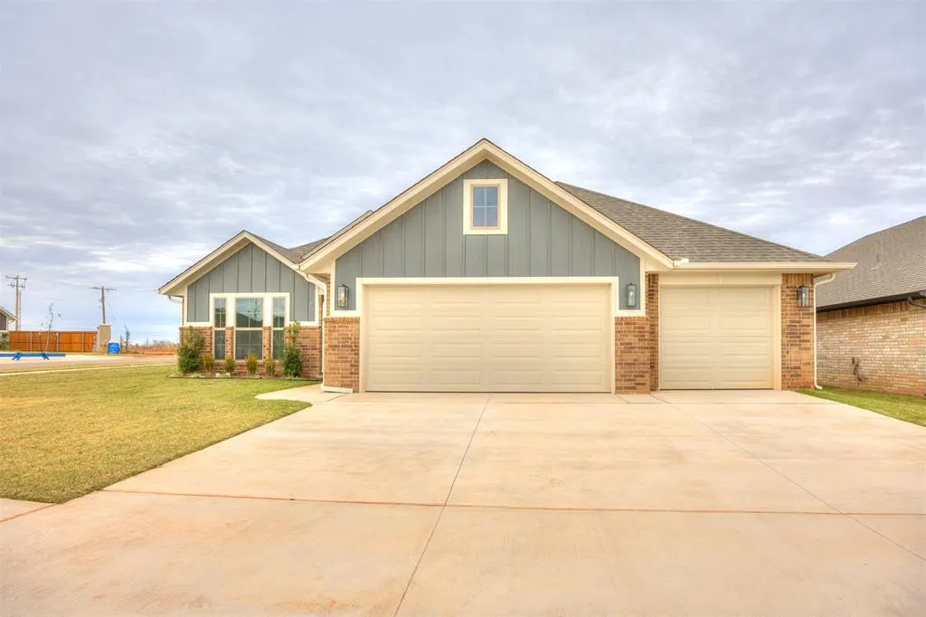 Front exterior — 12033 NW 121st Circle, Yukon, OK 73099