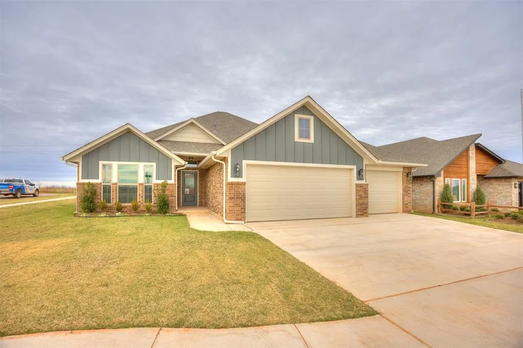 Photo 3 — 12033 NW 121st Circle, Yukon, OK 73099