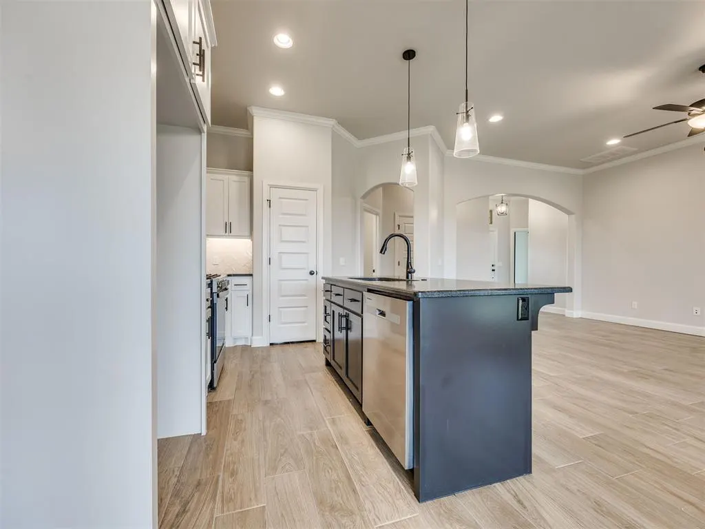 Photo 13 — 12033 NW 121st Circle, Yukon, OK 73099