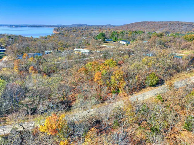 Photo 4 — 221 Robin Road, Eufaula, OK 74432