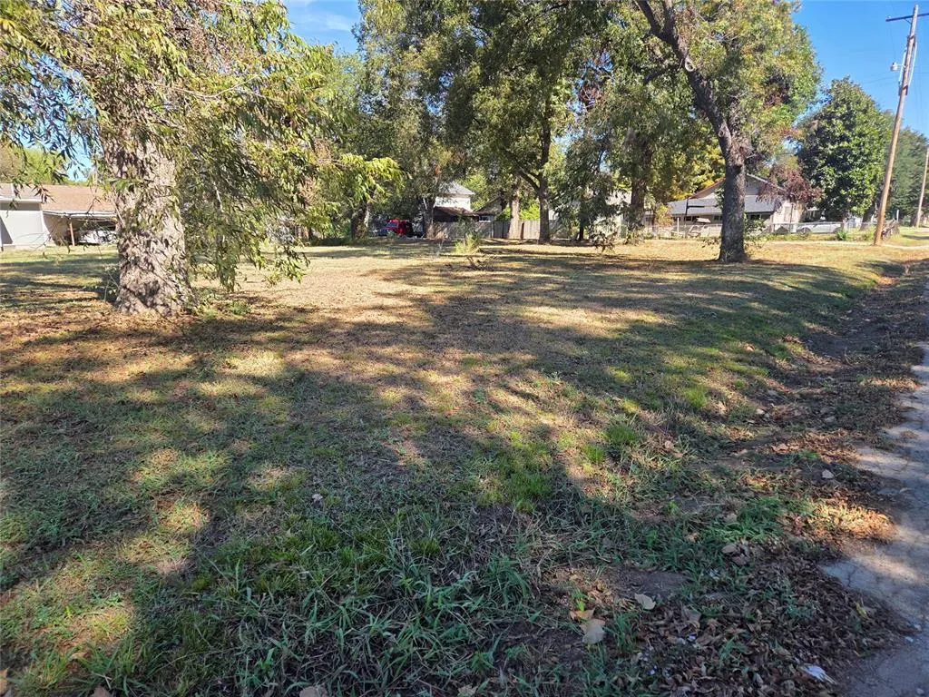 Front exterior — 401 E Garvin Avenue, Pauls Valley, OK 73075