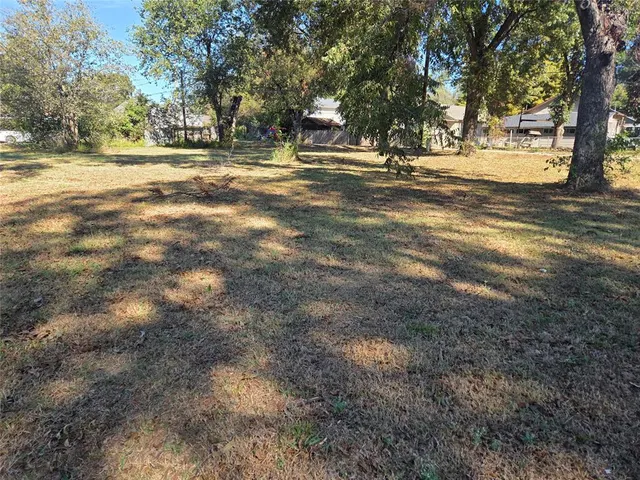 Photo 3 — 401 E Garvin Avenue, Pauls Valley, OK 73075