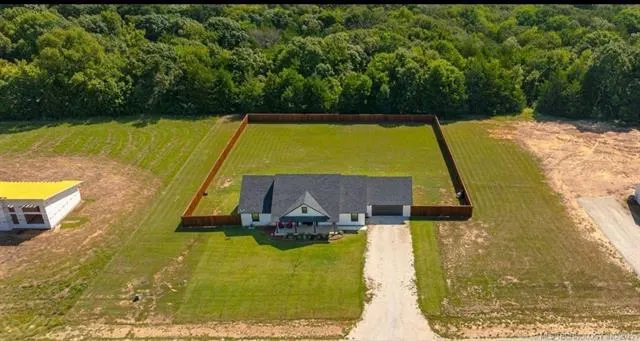 Photo 2 — 17520 County Road 3539, Ada, OK 74820
