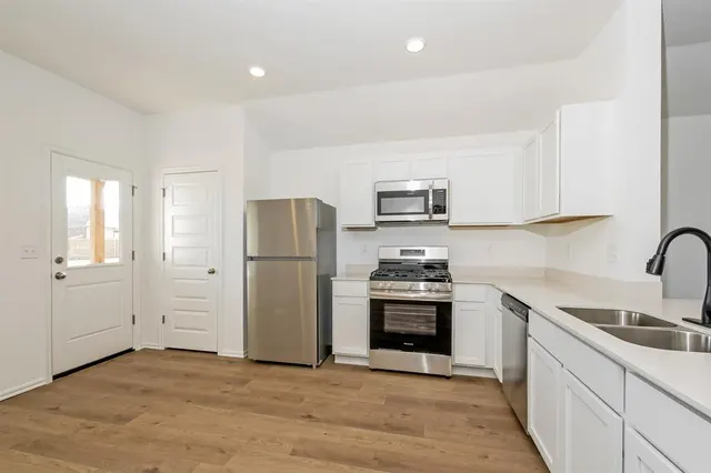 Photo 6 — 4008 Becky Lane, Mustang, OK 73064
