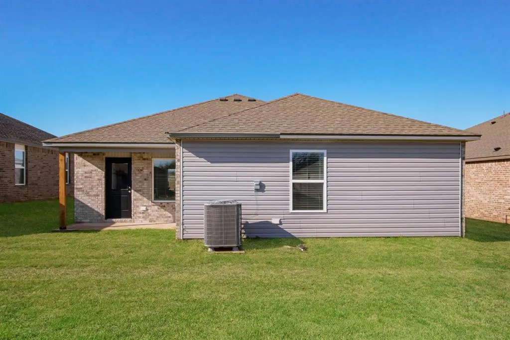 Photo 14 — 4008 Becky Lane, Mustang, OK 73064