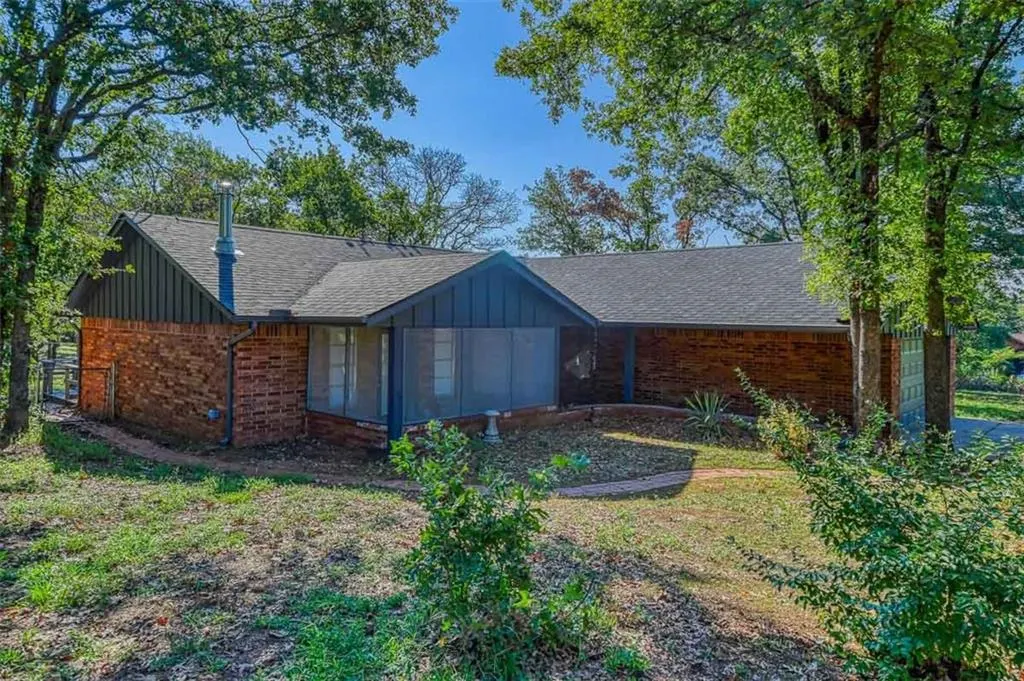 Photo 3 — 211 Bumgarner Avenue, Norman, OK 73026