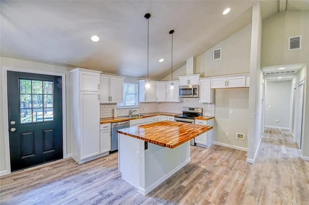 Photo 11 — 211 Bumgarner Avenue, Norman, OK 73026