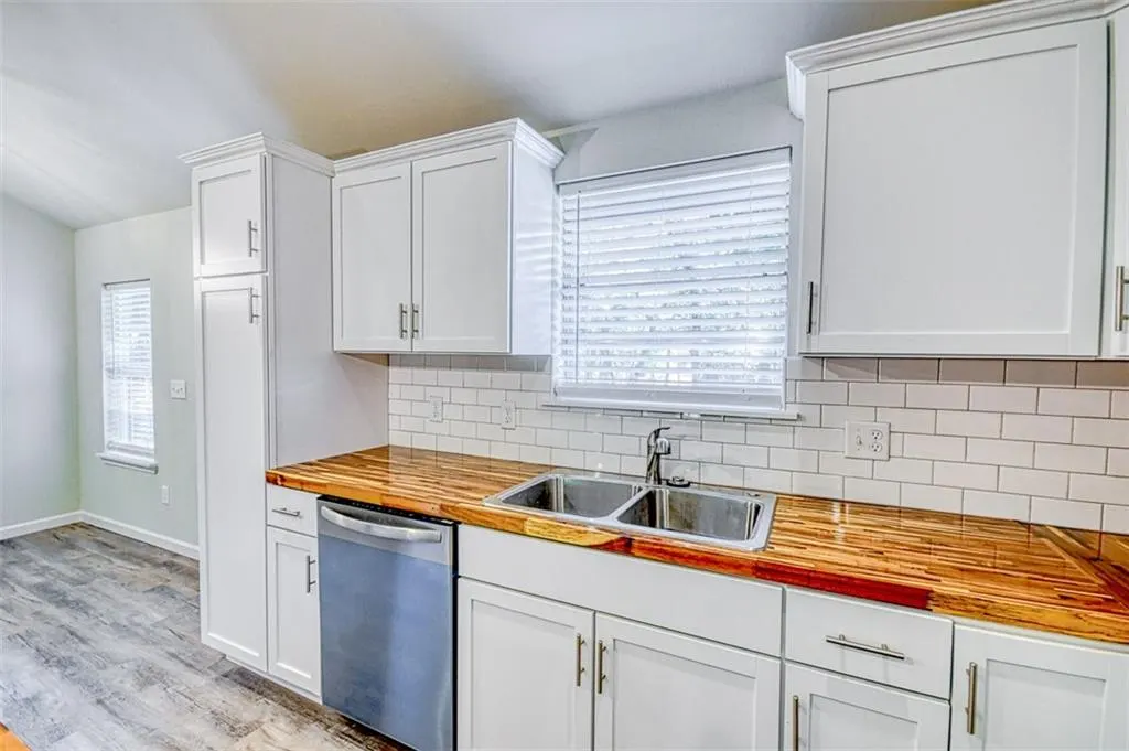 Photo 13 — 211 Bumgarner Avenue, Norman, OK 73026
