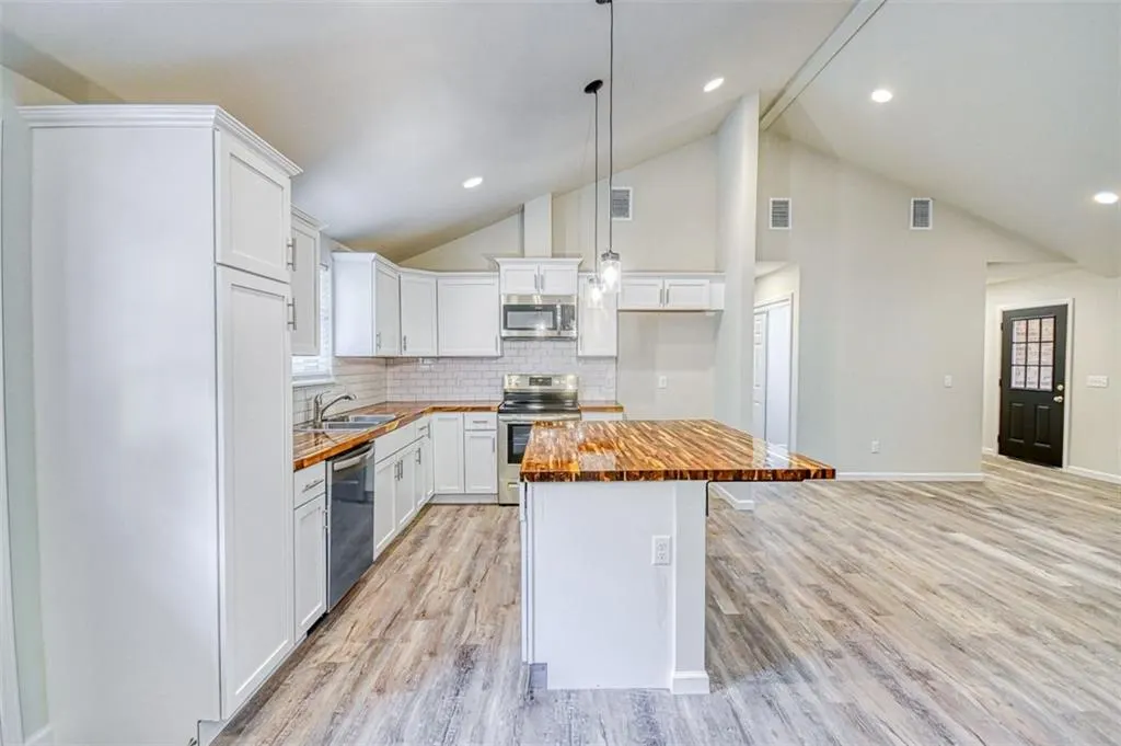Photo 15 — 211 Bumgarner Avenue, Norman, OK 73026