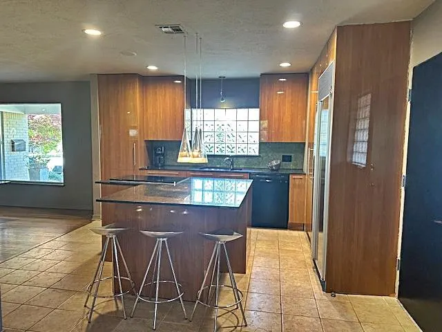 Photo 5 — 1710 Dorchester Drive, Nichols Hills, OK 73120