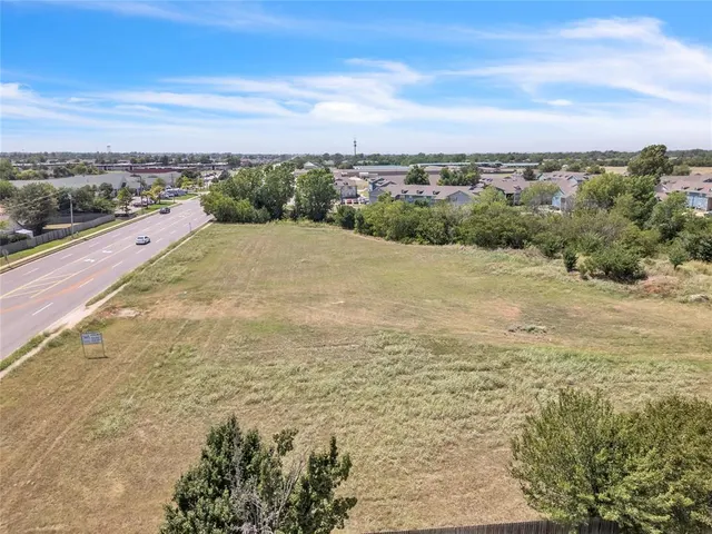 Photo 3 — 7601 W Hefner Road, Oklahoma City, OK 73162