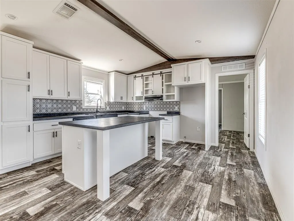 Photo 10 — 623 S Layton Avenue, Earlsboro, OK 74840