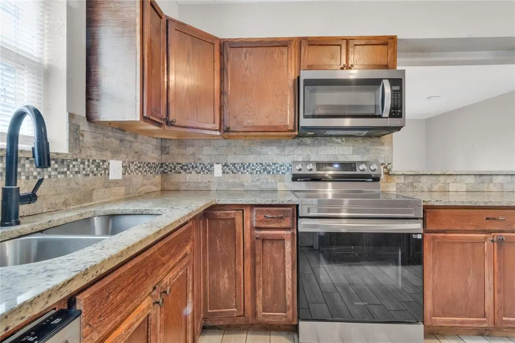 Photo 14 — 617 SW 71st Street, Oklahoma City, OK 73139