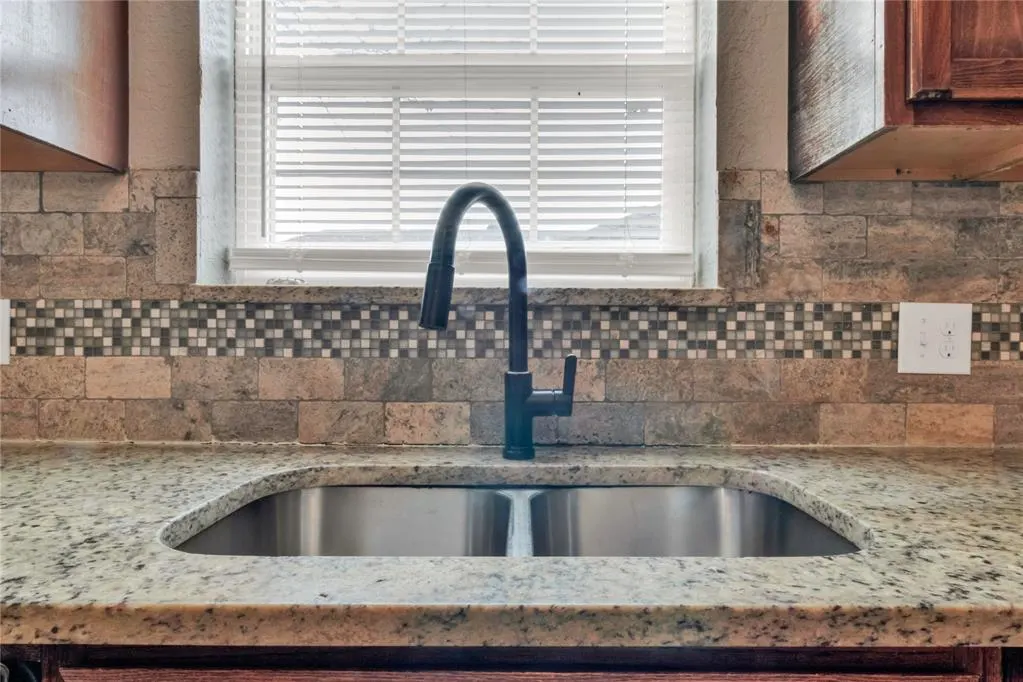 Photo 15 — 617 SW 71st Street, Oklahoma City, OK 73139
