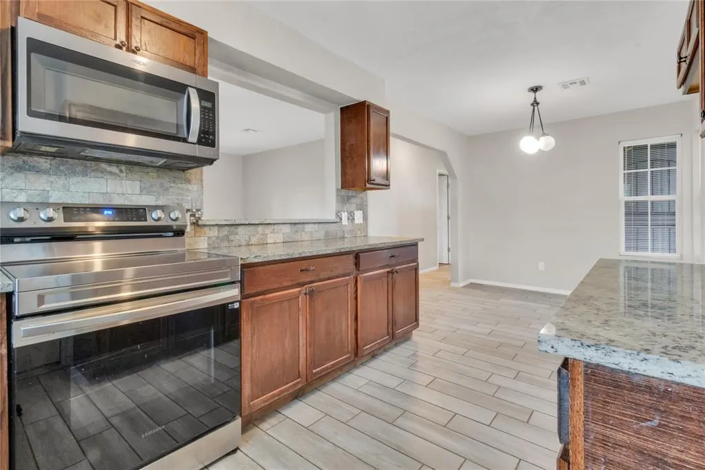 Photo 17 — 617 SW 71st Street, Oklahoma City, OK 73139