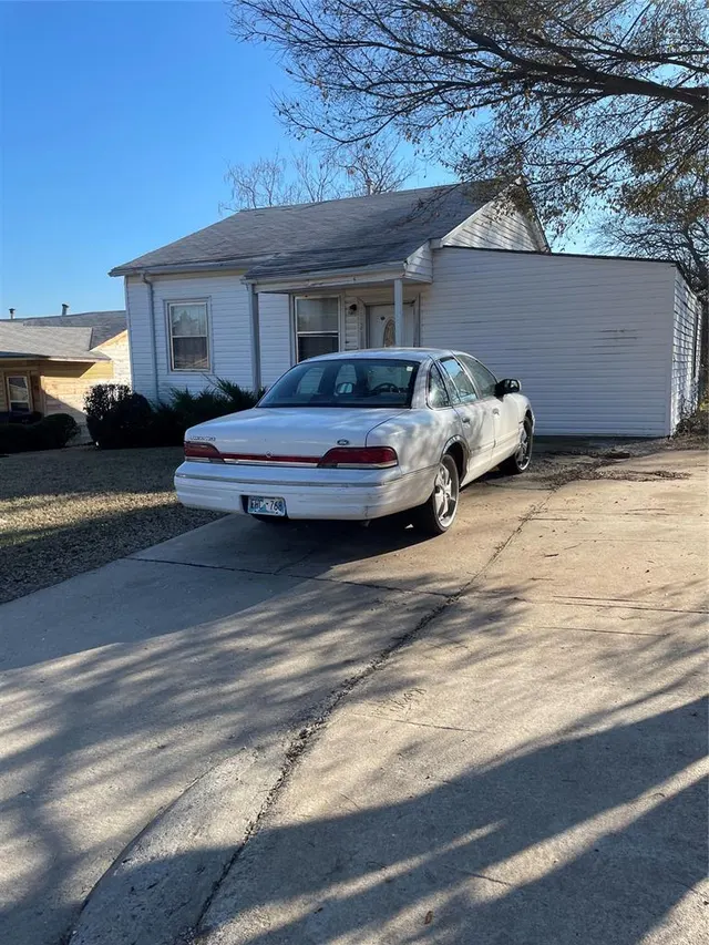 Photo 2 — 4224 NE 19th Street, Oklahoma City, OK 73121