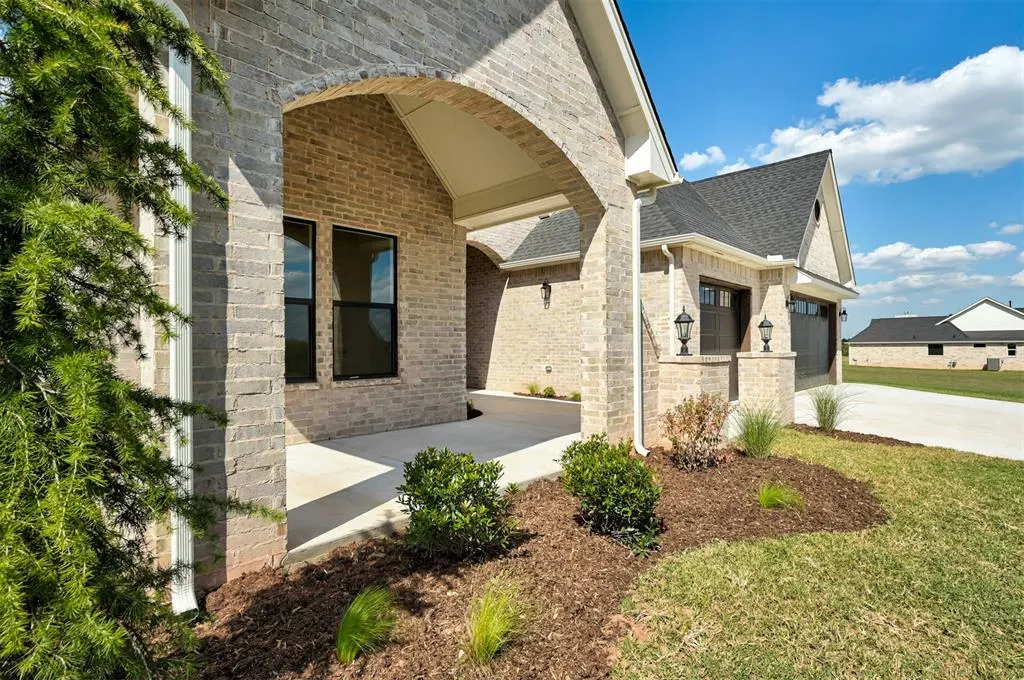 Photo 4 — 2054 County Road 1336, Blanchard, OK 73010