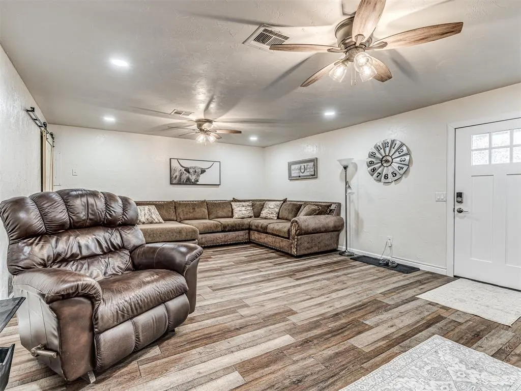 Photo 5 — 36506 Garretts Lake Road, Shawnee, OK 74804