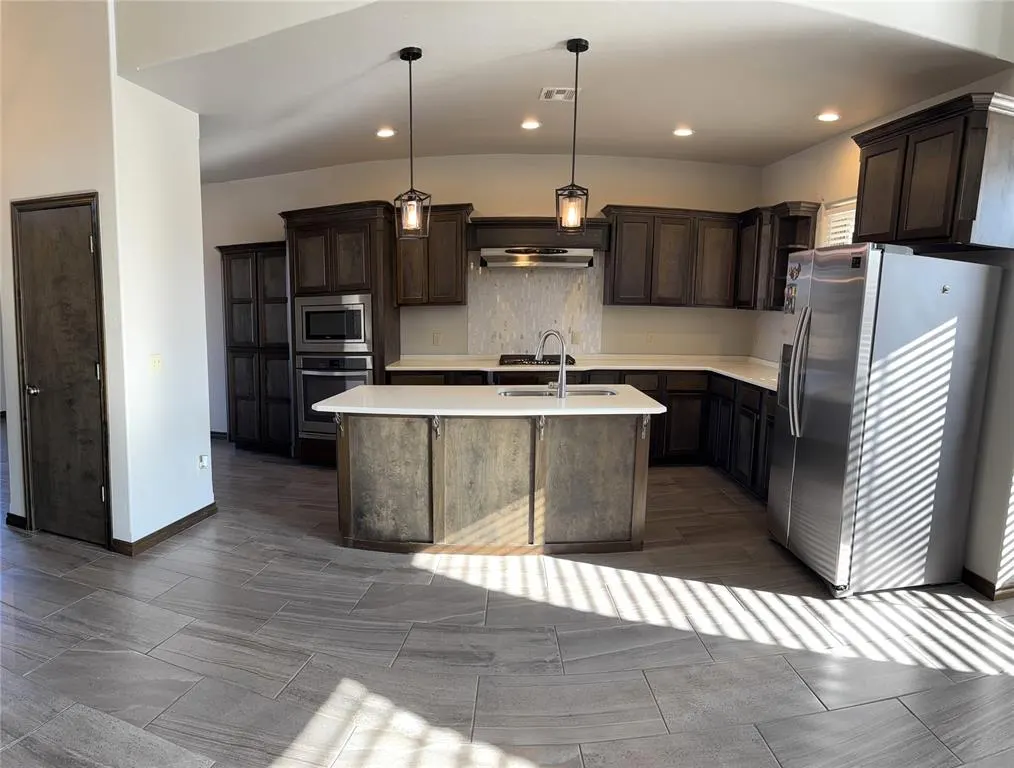Photo 11 — 412 E Atlanta Terrace, Mustang, OK 73064