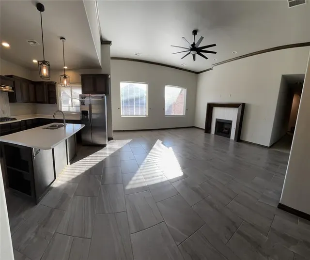 Photo 7 — 412 E Atlanta Terrace, Mustang, OK 73064