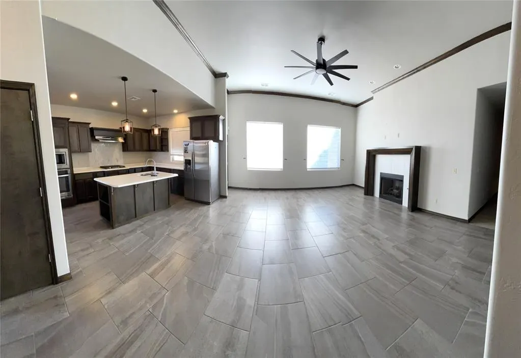 Photo 8 — 412 E Atlanta Terrace, Mustang, OK 73064