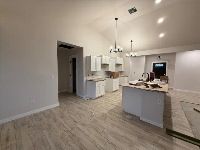 Photo 3 — 3320 Continental Court, Altus, OK 73521