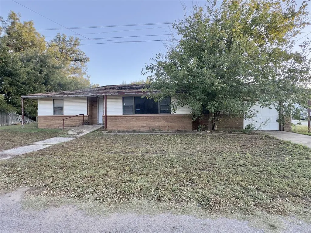 Front exterior — 418 W Filmore Street, Mangum, OK 73554