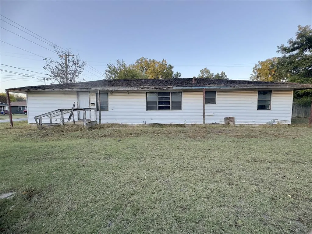 Photo 13 — 418 W Filmore Street, Mangum, OK 73554