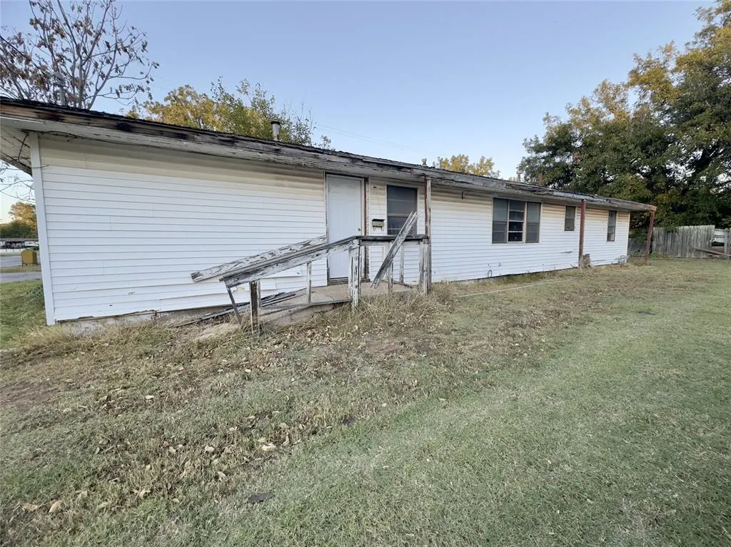 Photo 14 — 418 W Filmore Street, Mangum, OK 73554