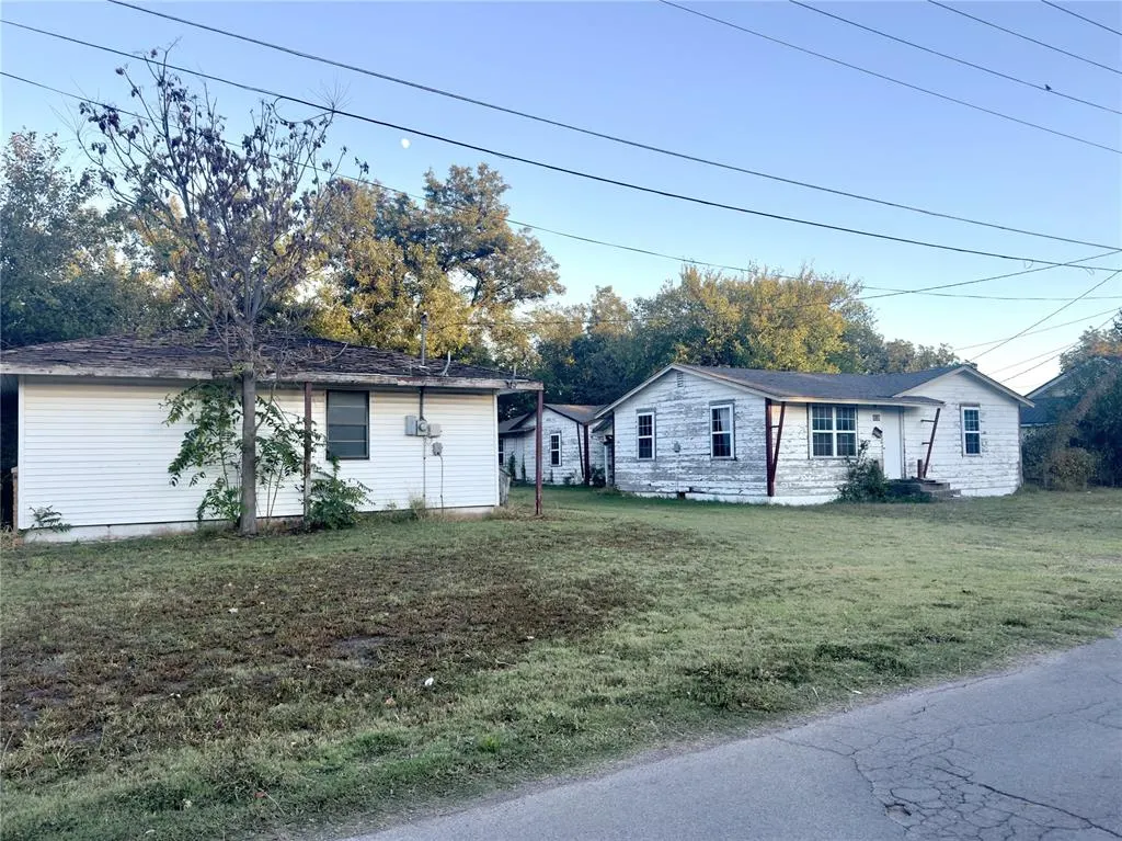 Photo 15 — 418 W Filmore Street, Mangum, OK 73554