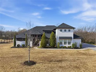 Sold home at 712 Forest Circle