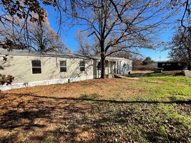 Front exterior — 331908 E Shadowwood Drive, Wellston, OK 74881