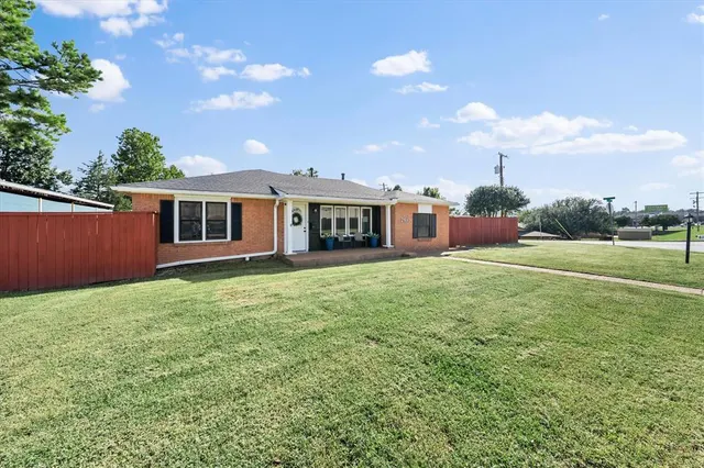 Photo 3 — 2810 NW 62nd Street, Oklahoma City, OK 73112