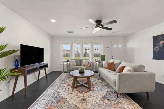 Photo 6 — 2810 NW 62nd Street, Oklahoma City, OK 73112