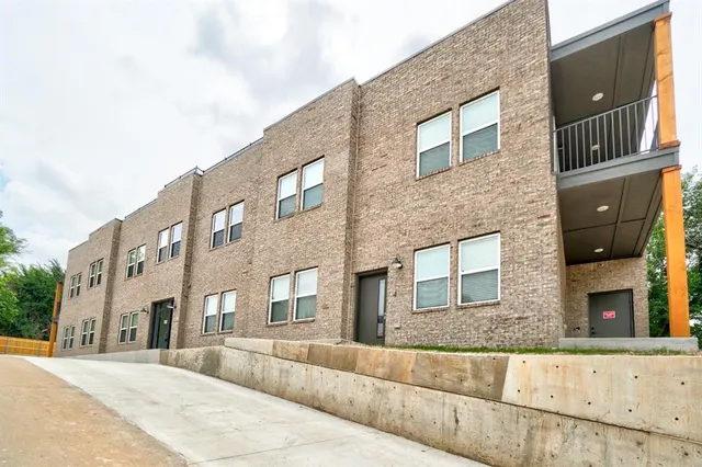 Photo 2 — 1138 N Blackwelder Avenue, Oklahoma City, OK 73106