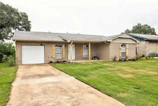 Sold home at 804 S Dogwood Street