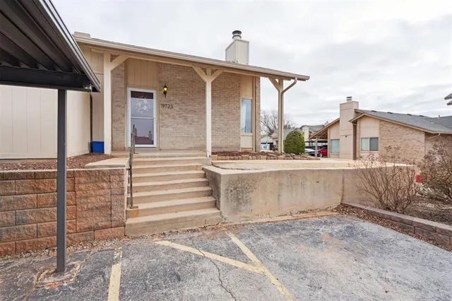 Photo 3 — 9723 Hefner Village Boulevard, Oklahoma City, OK 73162